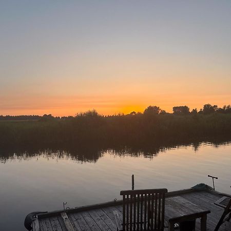 Luxe En Ruim Chalet Met Airco Bij Leekstermeer Matsloot Exterior foto