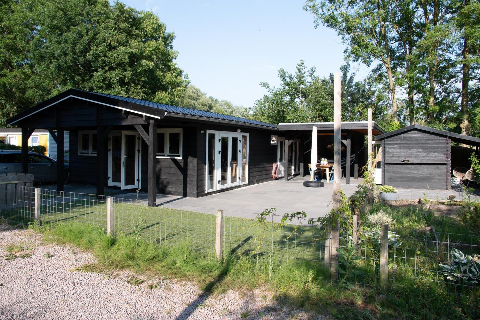Luxe En Ruim Chalet Met Airco Bij Leekstermeer Matsloot Exterior foto