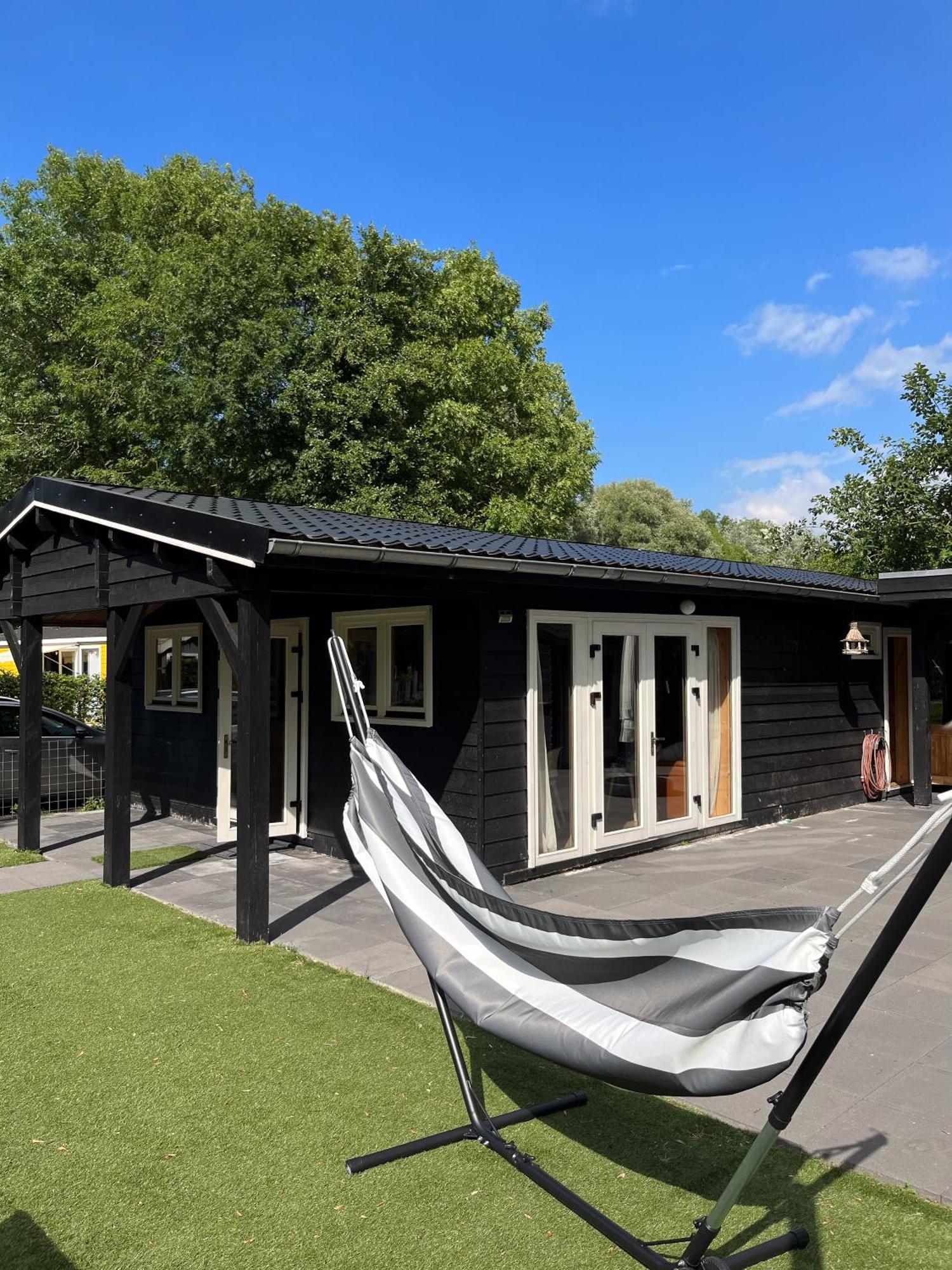 Luxe En Ruim Chalet Met Airco Bij Leekstermeer Matsloot Exterior foto