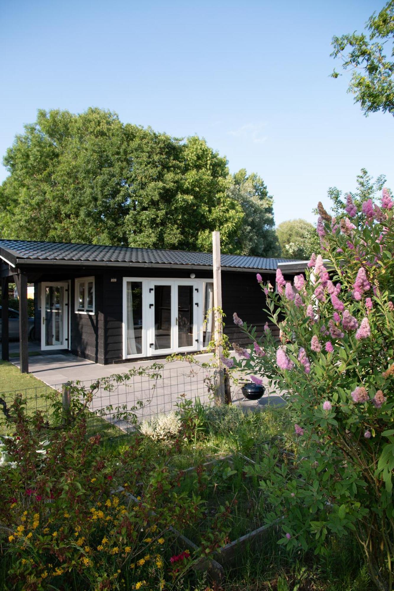 Luxe En Ruim Chalet Met Airco Bij Leekstermeer Matsloot Exterior foto