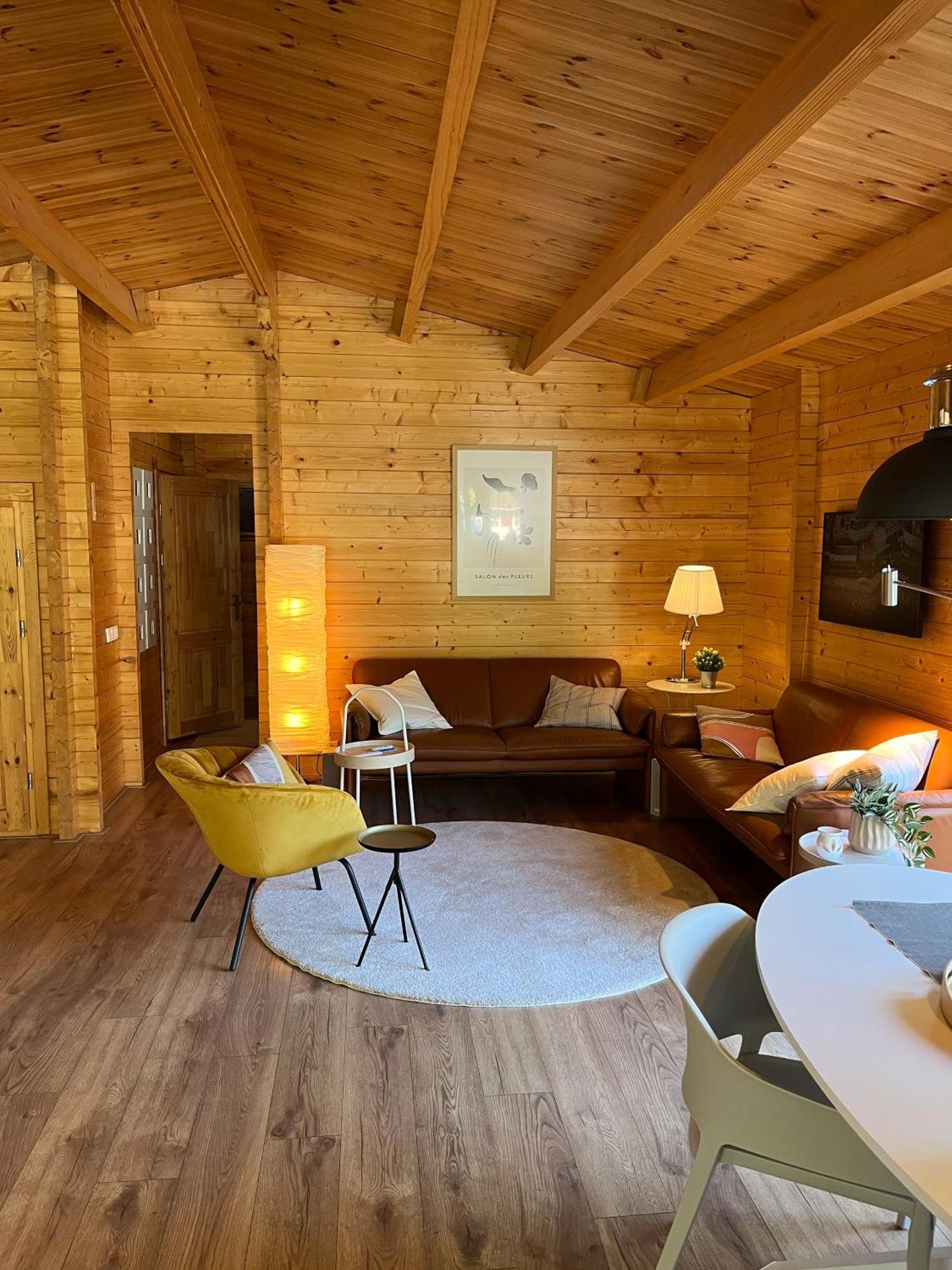 Luxe En Ruim Chalet Met Airco Bij Leekstermeer Matsloot Exterior foto